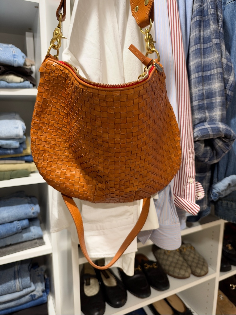 Clare V Moyan Messenger Woven Crossbody Bag in Cognac Brown with Gold Hardware - Picture 3 of 14
